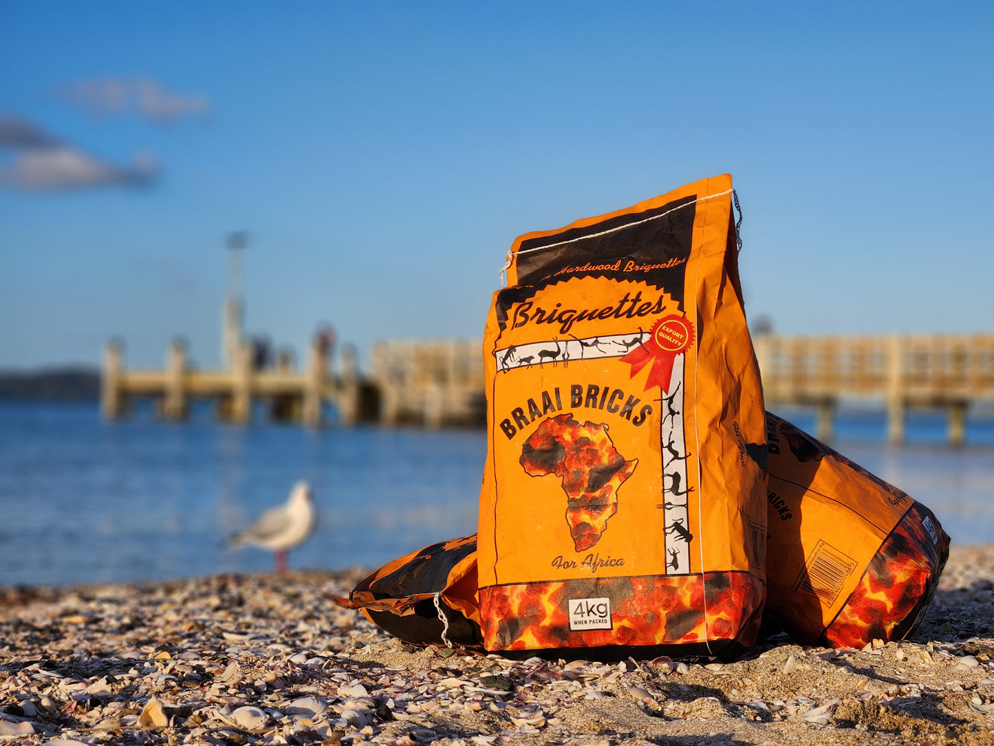 Hardwood Charcoal – Lump or Briquettes (4kg)